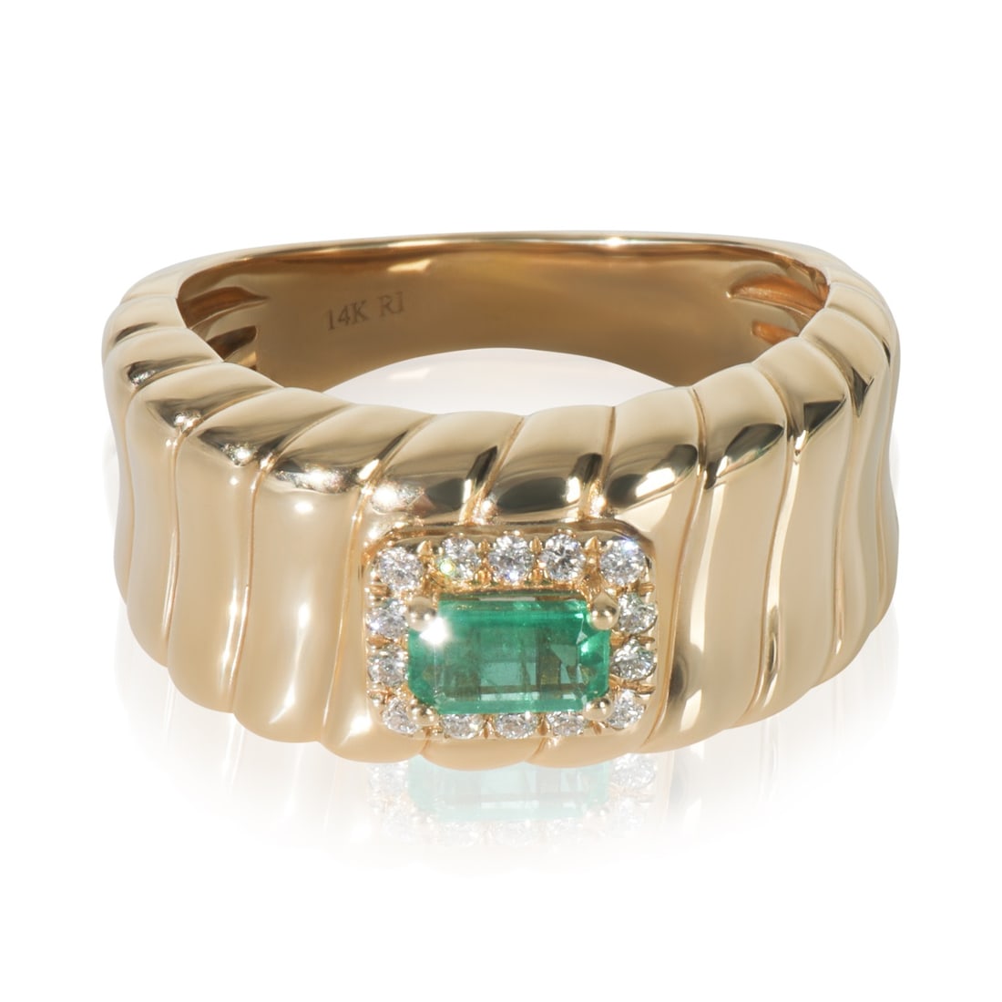14K Yellow Gold Emerald Diamond Ring 0.28ct Women's Size 7: 14K Yellow Gold Emerald Diamond Ring 0.28ct Women's Size 7 This exquisite Yellow Gold Emerald and Diamond Ring is crafted from 14K yellow gold, showcasing a stunning emerald as the centerpiece. The ri