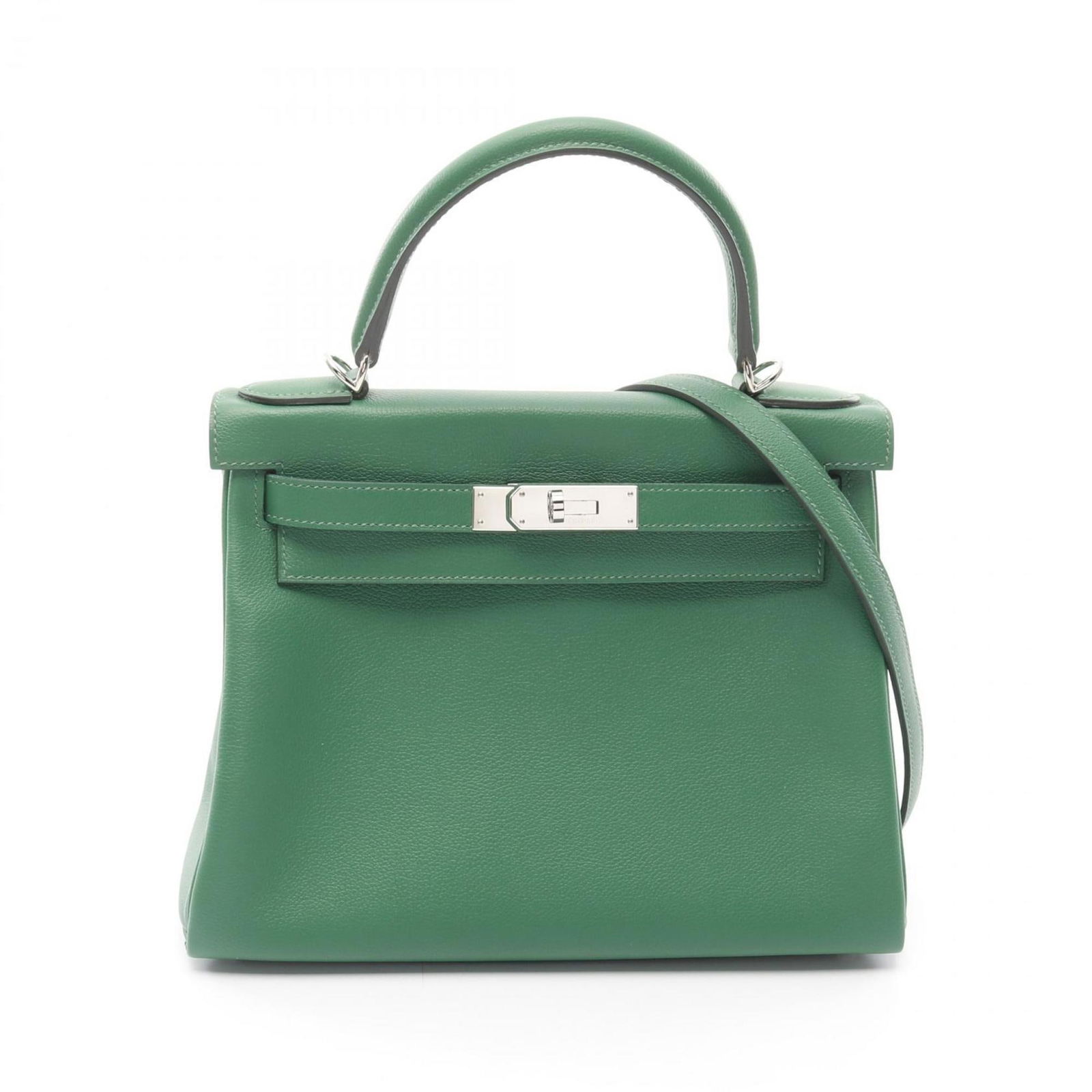 Green leather handbag Hermes Kelly 28 France: Green leather handbag Hermes Kelly 28 France This Hermes Kelly 28 handbag is crafted from green leather and features a classic structured silhouette. Designed for women, it offers a timeless and elega