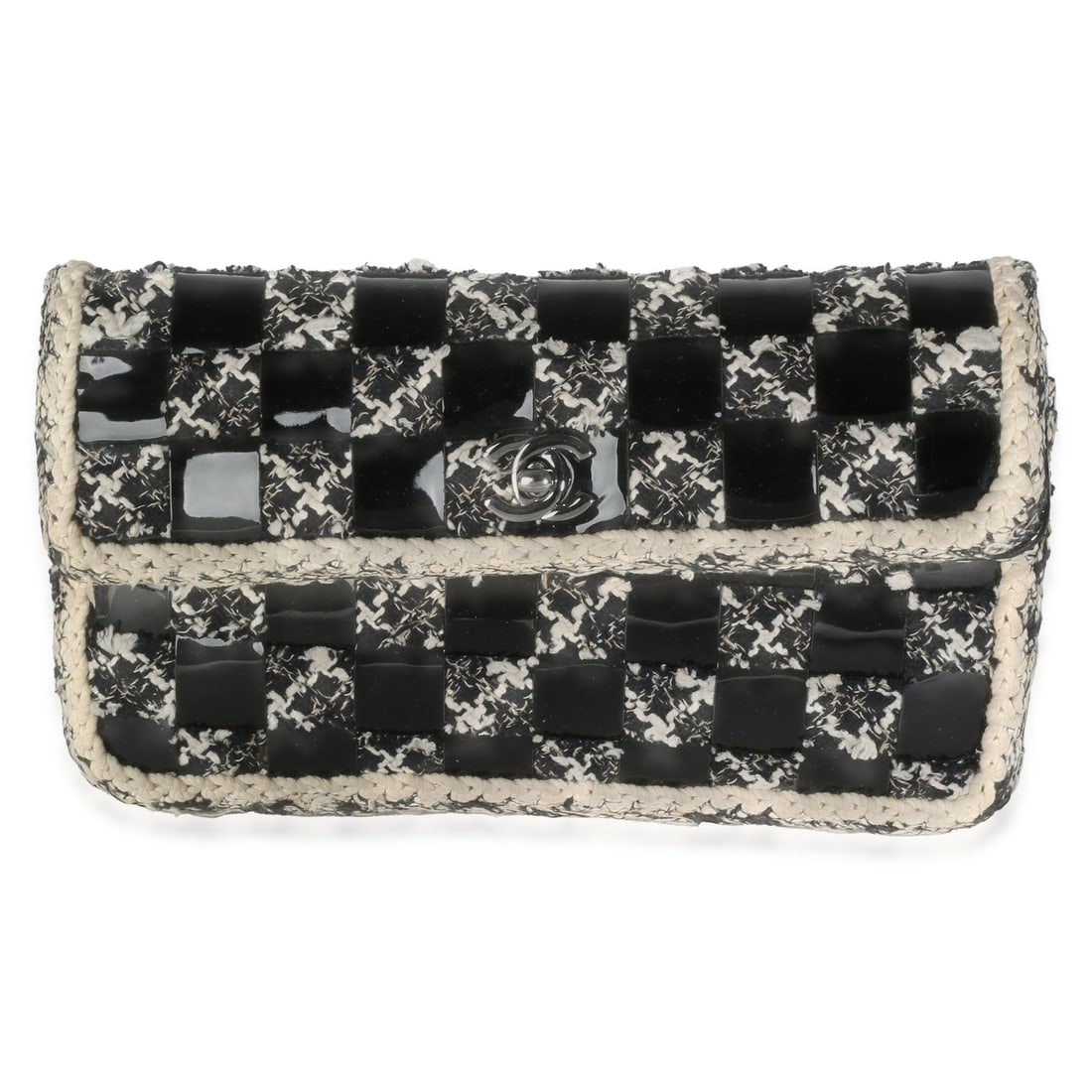 Chanel Black Patent Leather Tweed Medium Flap Shoulder Bag: Chanel Black Patent Leather Tweed Medium Flap Shoulder Bag Discover the timeless elegance of the Chanel Black White Tweed Woven Patent Medium Flap Bag. Crafted in France, this vintage shoulder bag fea