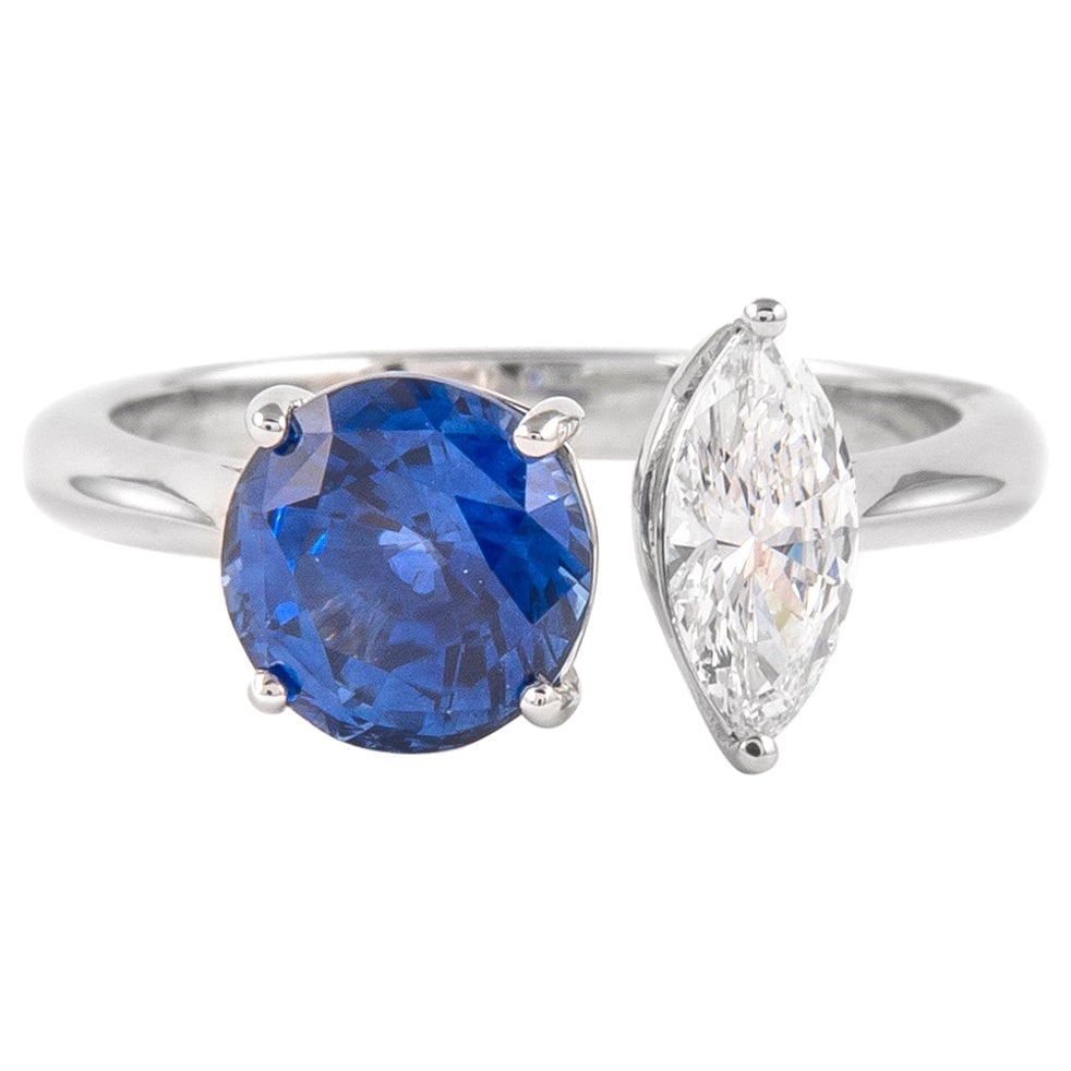 2.77ct Toi Et Moi Sapphire Diamond Ring 18k Gold: 2.77ct Toi Et Moi Sapphire Diamond Ring 18k Gold This exquisite 2.77ct Toi Et Moi Sapphire & Diamonds Ring showcases a stunning modern design, featuring a beautiful round-cut blue sapphire and sparkli