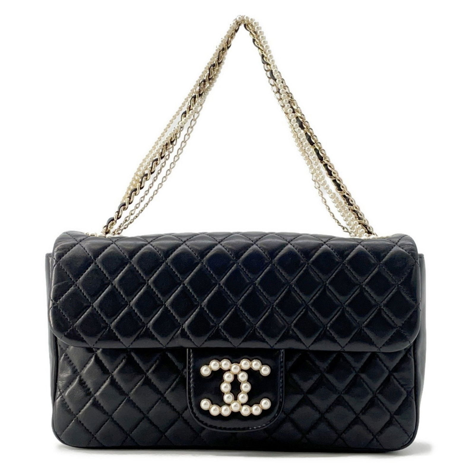 Black Leather Chanel Single Flap Bag 16cm x 26cm x 6cm: Black Leather Chanel Single Flap Bag 16cm x 26cm x 6cm This Chanel Single Flap bag is crafted from black leather and features a classic design. The bag is made in Italy and is suitable for women. It s