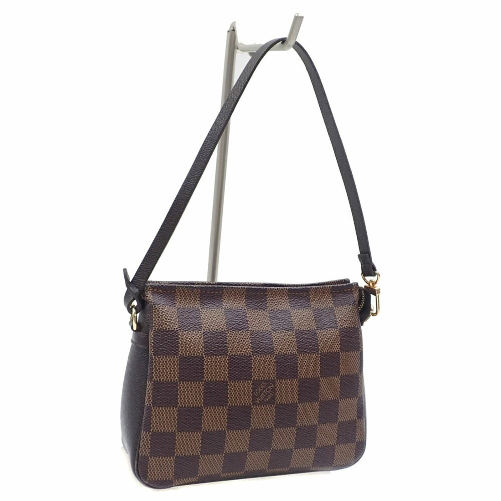 Louis Vuitton Trousse Brown Canvas Makeup Pouch 14cm x 16cm x 5cm: Louis Vuitton Trousse Brown Canvas Makeup Pouch 14cm x 16cm x 5cm Louis Vuitton Trousse makeup pouch crafted from brown canvas. Designed for women, this pouch features a compact structure with a spaci