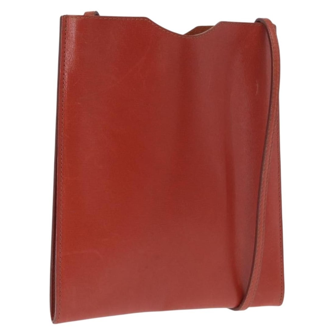 Hermes Onimetu Brown Leather Shoulder Bag France: Hermes Onimetu Brown Leather Shoulder Bag France This Hermes Onimetu shoulder bag features a brown leather exterior and a compact silhouette. Crafted in France, it offers a practical shoulder strap wi