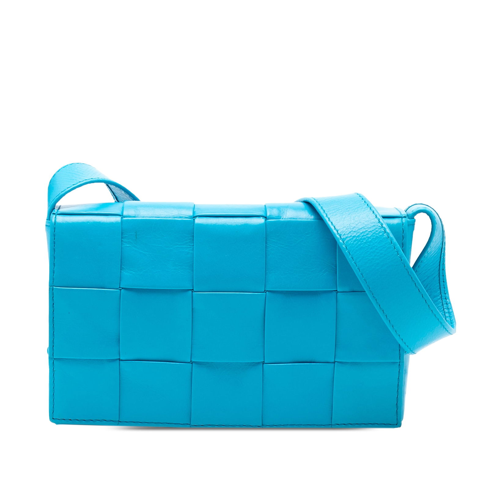 Bottega Veneta Small Intrecciato Cassette Crossbody Bag Blue Leather: Bottega Veneta Small Intrecciato Cassette Crossbody Bag Blue Leather Discover the elegance of the Bottega Veneta Small Paper Calfskin Intrecciato Cassette Crossbody. This sophisticated bag features a