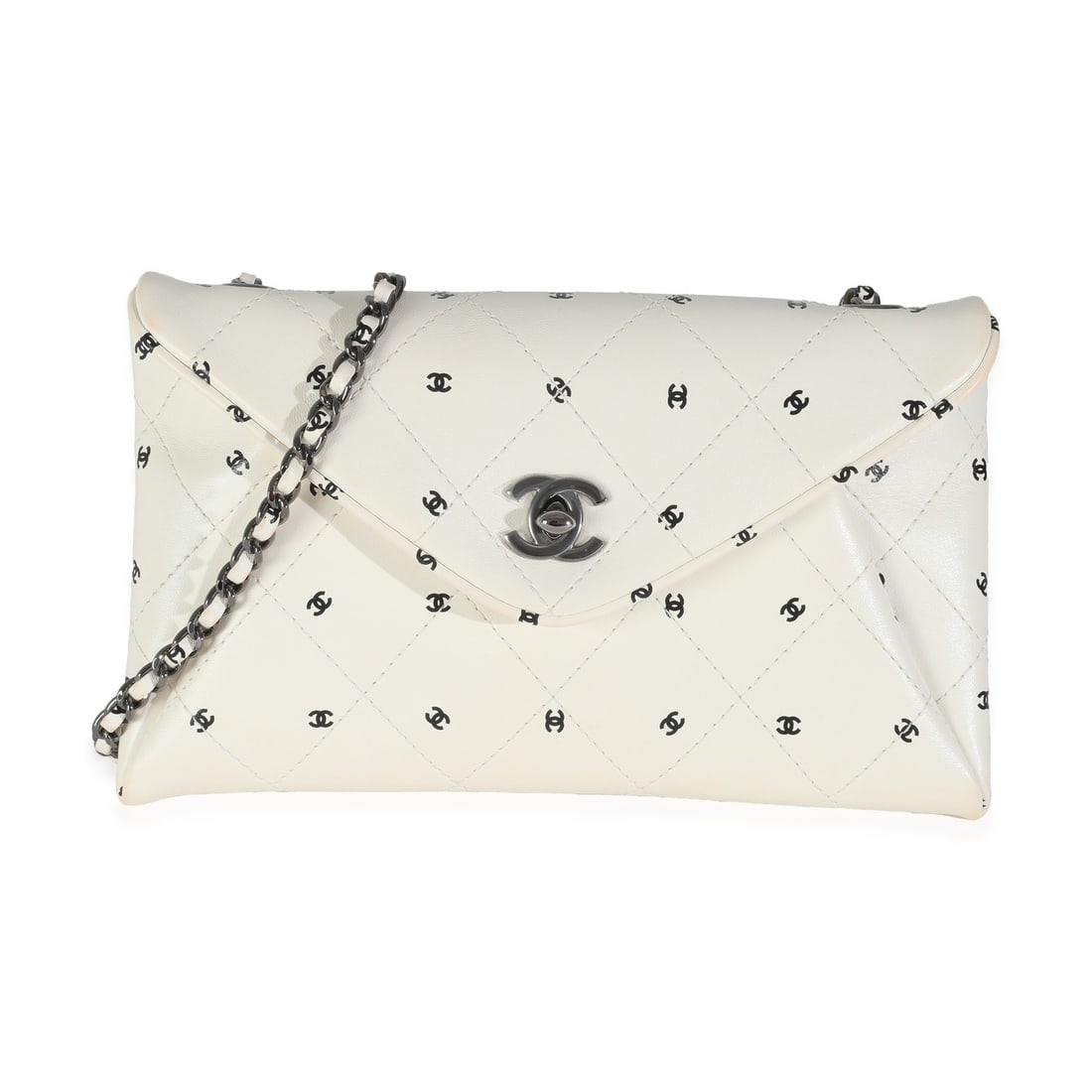 Chanel White Lambskin CC Logo Envelope Clutch Crossbody Bag: Chanel White Lambskin CC Logo Envelope Clutch Crossbody Bag This elegant Chanel Envelope Clutch features a luxurious white lambskin exterior adorned with the iconic CC logo. Designed for versatility,
