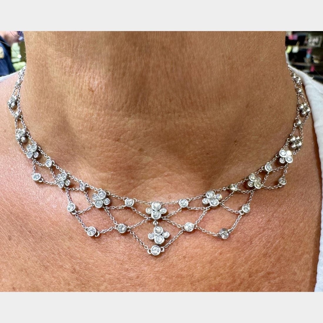 BIRKS 18K White Gold Necklace with 46 Diamonds 2.50 Ct: BIRKS 18K White Gold Necklace with 46 Diamonds 2.50 Ct This stunning BIRKS necklace is crafted from 18K white gold and features a total of 46 sparkling diamonds, with an approximate total weight of 2.