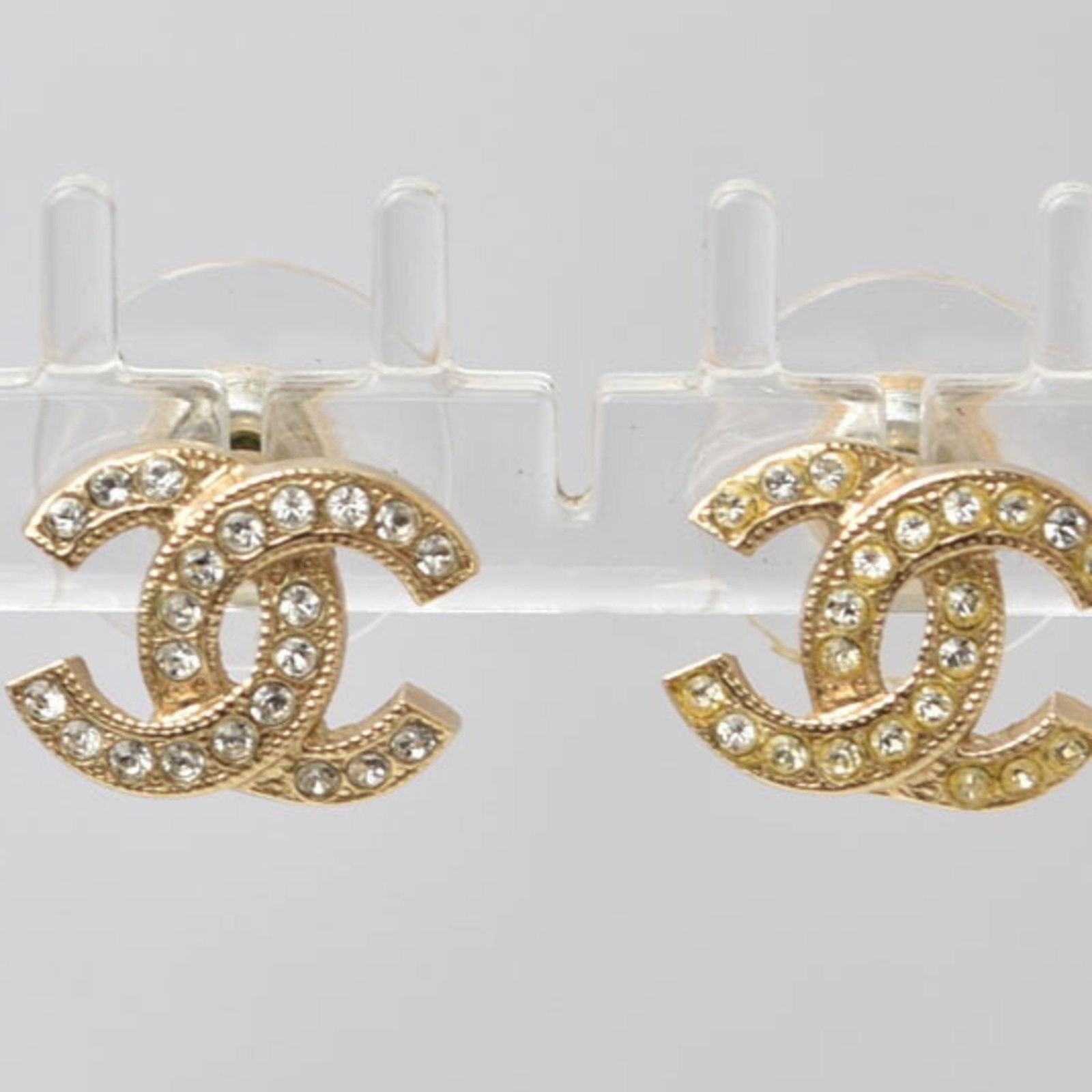 Gold Plated Chanel Coco Mark Women's Pin Badge 10mm x 12mm (1 of 1)