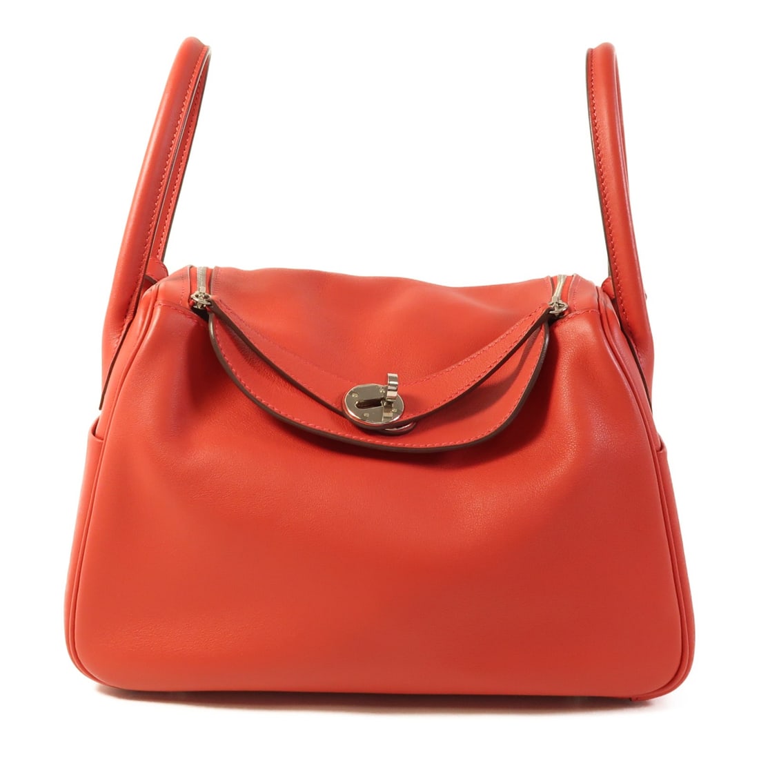 HERMES Lindy 26 2Way Shoulder Bag Swift Leather Red Casaque: HERMES Lindy 26 2Way Shoulder Bag Swift Leather Red Casaque Introducing the HERMES Lindy 26 2-Way Shoulder Hand Bag, crafted from luxurious calfskin leather in a striking Rouge Casaque color. This ver