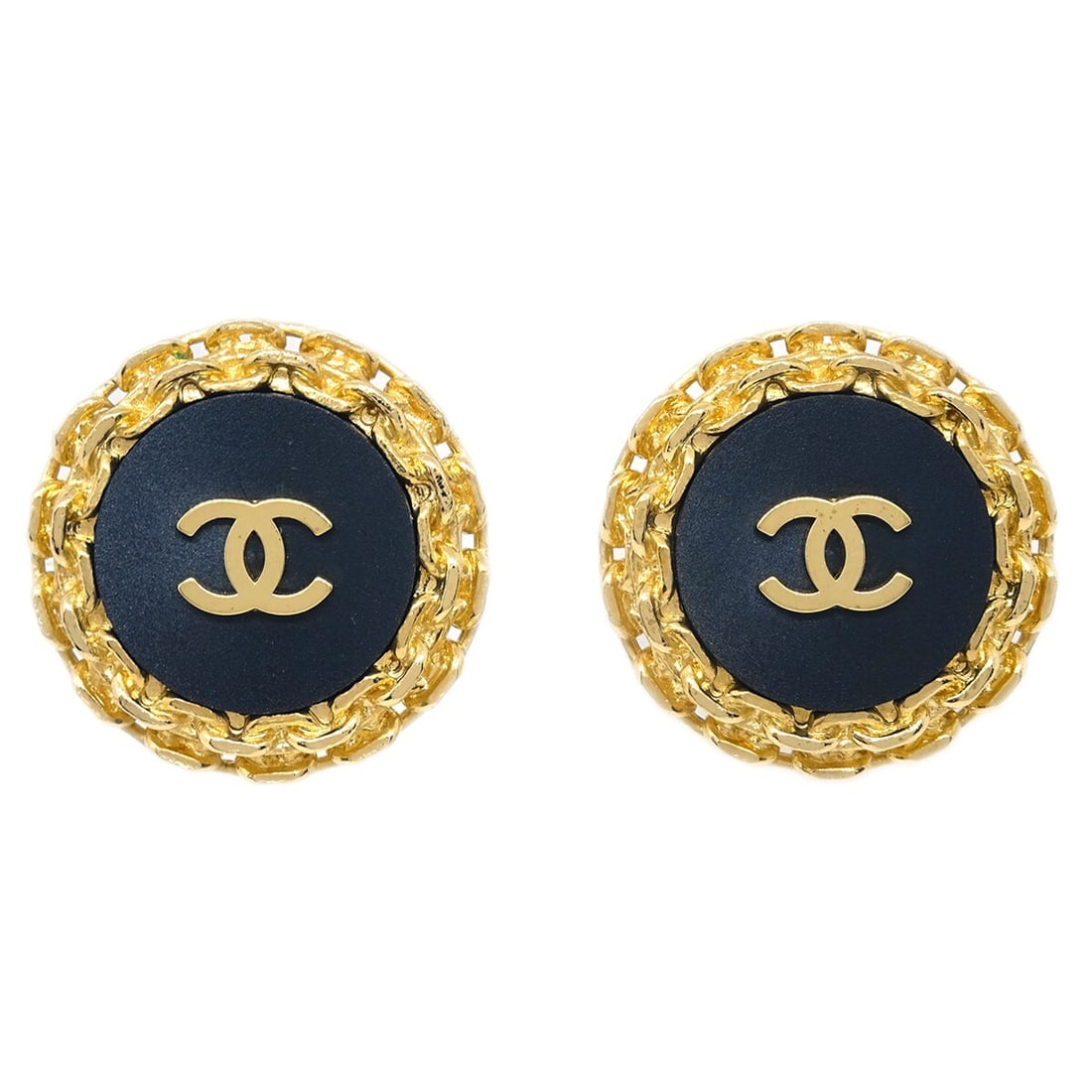 Chanel Black Gold Plated Clip-On Round Earrings 28: Chanel Black Gold Plated Clip-On Round Earrings 28 Elevate your accessory collection with these exquisite Chanel Black Button Clip-On Earrings, featuring a classic round design. Crafted from high-qual