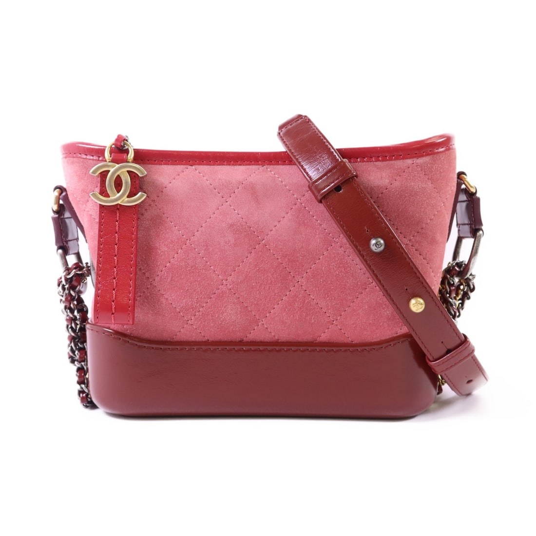 Chanel Gabrielle Small Red Calfskin and Suede CC Chain Shoulder Bag: Chanel Gabrielle Small Red Calfskin and Suede CC Chain Shoulder Bag This CHANEL CC Gabrielle Small Chain Shoulder Bag features a combination of calfskin leather and suede in a striking red color. Desi