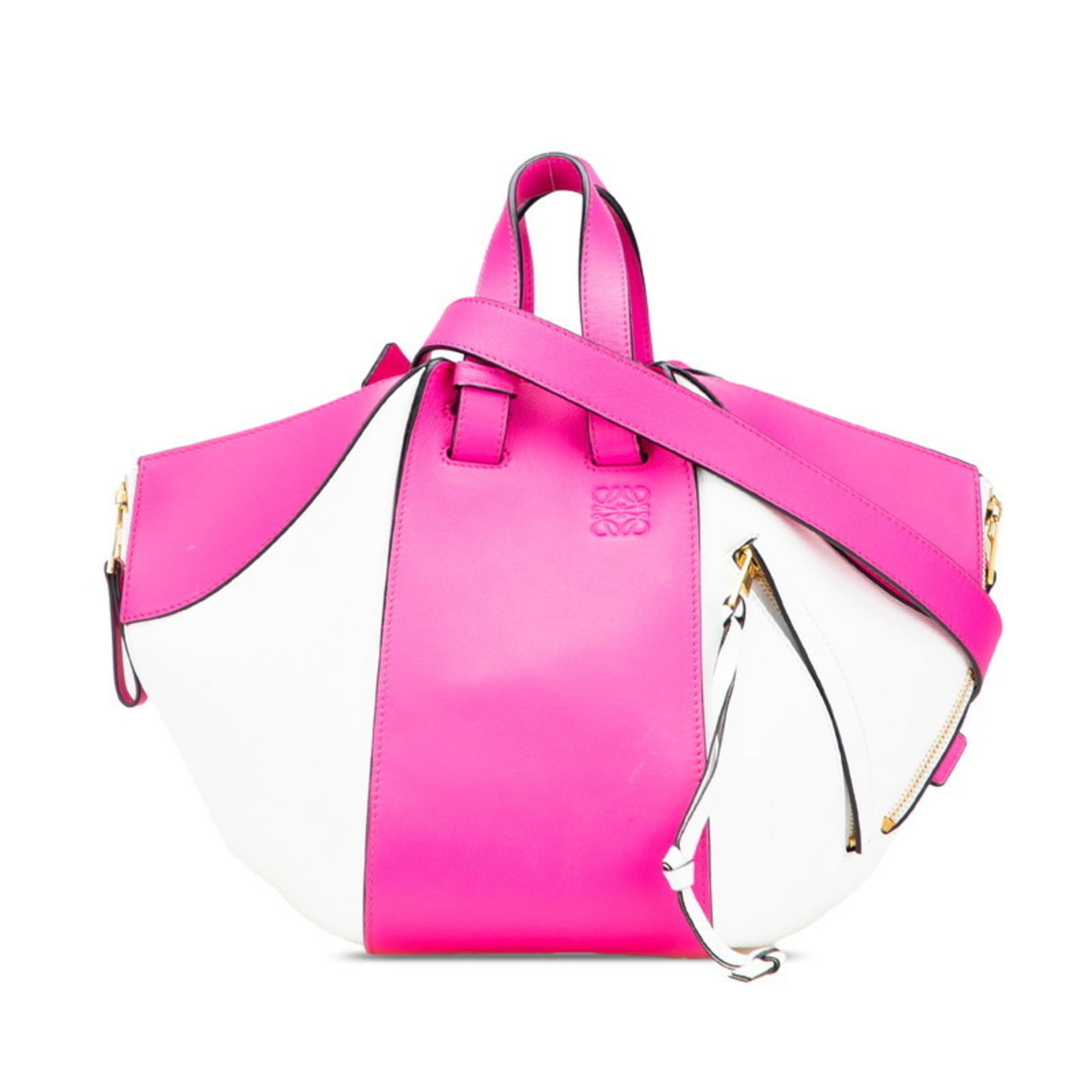Pink Loewe Hammock Leather Bag 24.5cm x 40cm x 26cm Spain: Pink Loewe Hammock Leather Bag 24.5cm x 40cm x 26cm Spain This Loewe Hammock bag features a stylish pink leather construction, designed for women. The bag offers ample space with its versatile dimensi