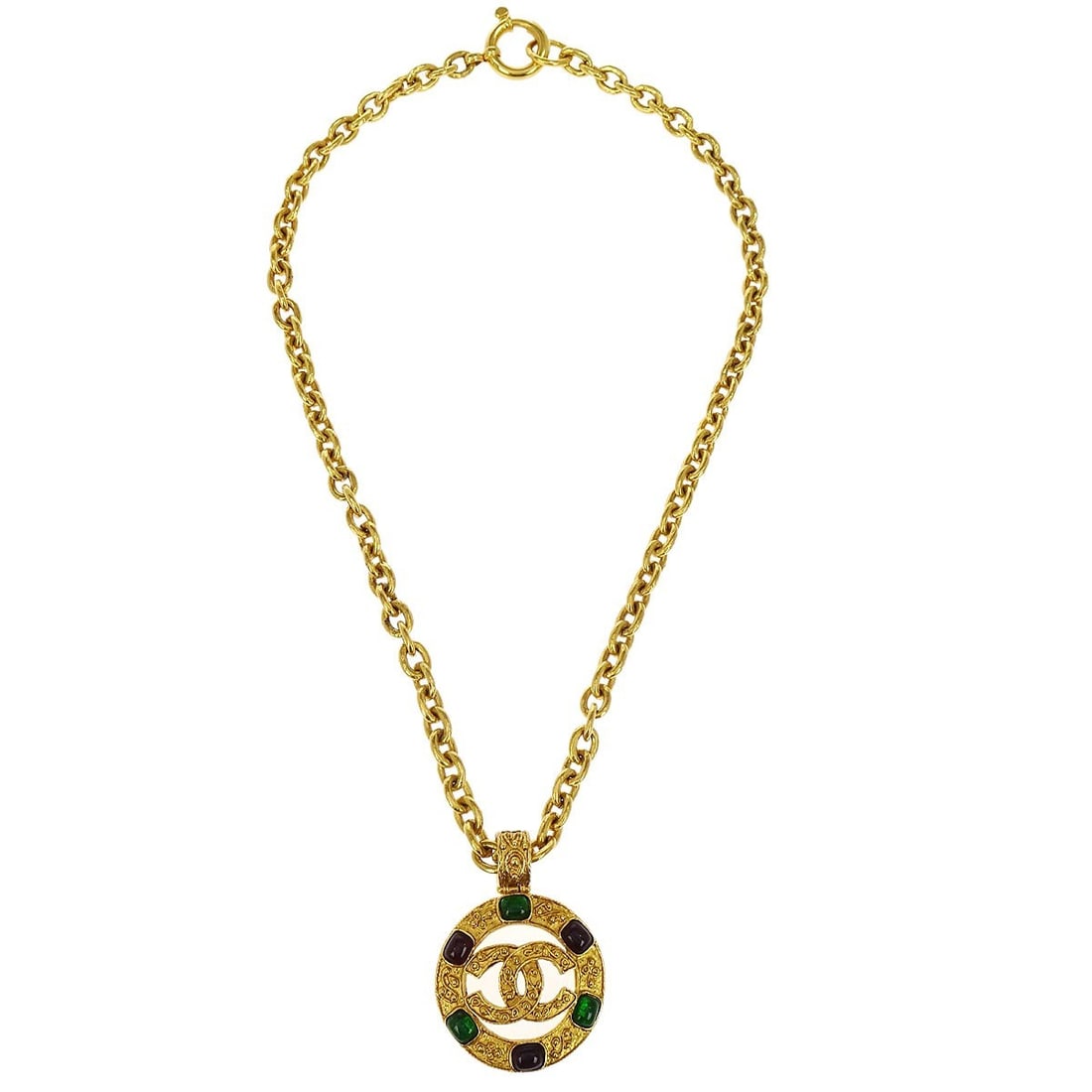 Chanel 94A Gold Plated Gripoix Pendant Necklace Medallion: Chanel 94A Gold Plated Gripoix Pendant Necklace Medallion This Chanel Gripoix gold chain pendant necklace features a medallion design crafted with signature Gripoix Bijoux elements. The necklace is go