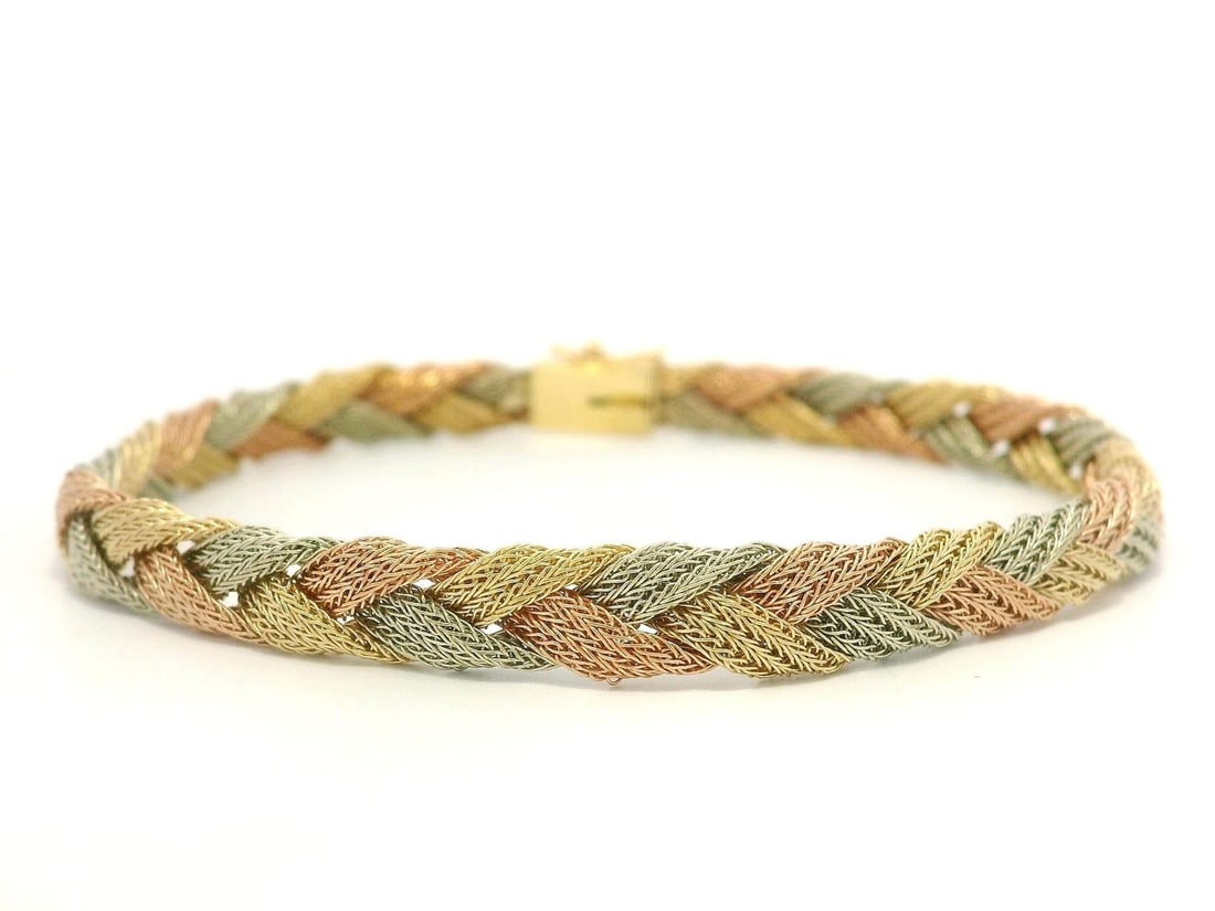 Vintage 14k Yellow White Rose Gold Braided Mesh Bracelet 7in: Vintage 14k Yellow White Rose Gold Braided Mesh Bracelet 7in This exquisite vintage bracelet features a unique woven textured design crafted from solid 14k yellow, white, and rose gold. It is elegantl