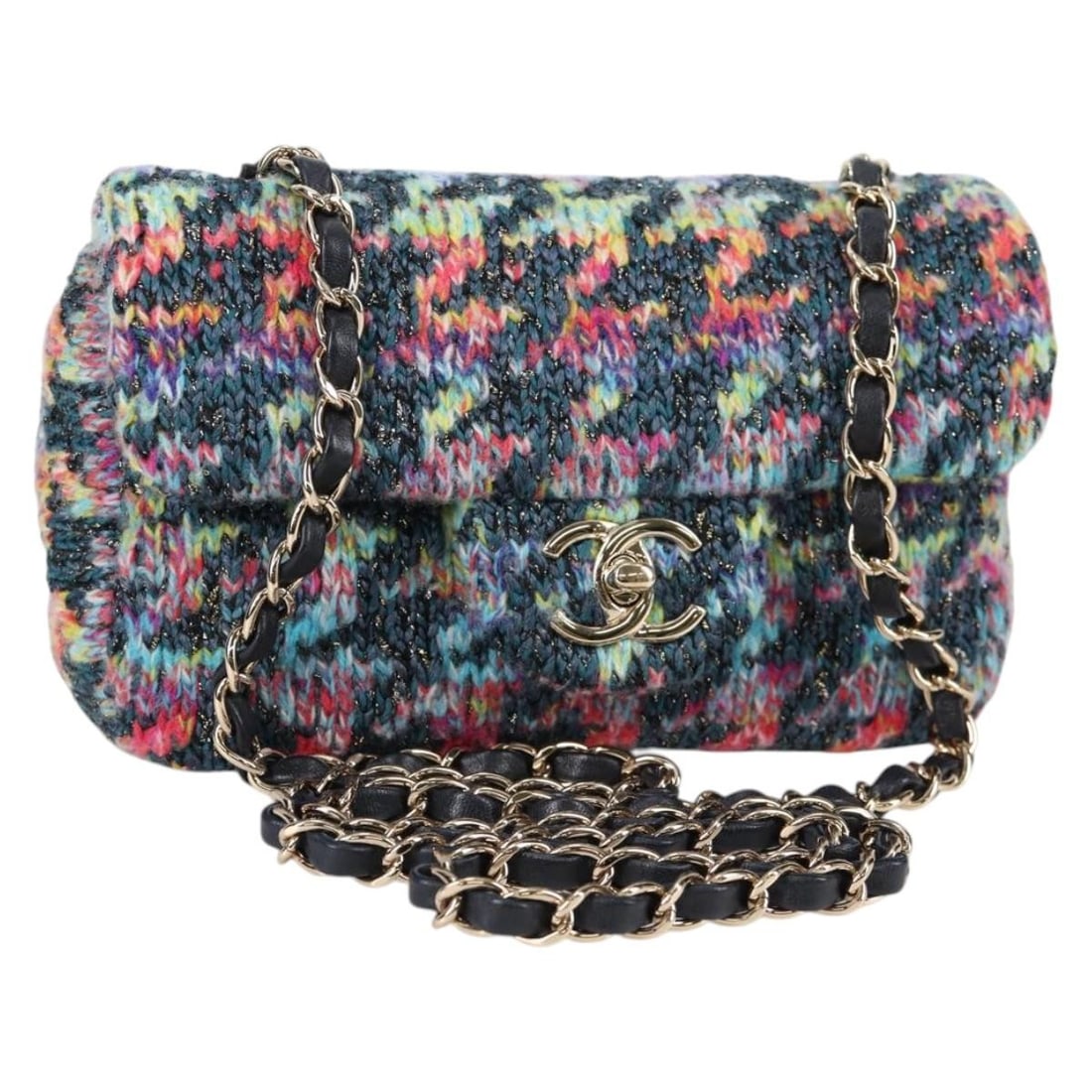 CHANEL Blue Gold Canvas Chain Shoulder Bag Auth 134856M: CHANEL Blue Gold Canvas Chain Shoulder Bag Auth 134856M This exquisite CHANEL Chain Shoulder Bag showcases a stunning blend of blue and gold hues crafted from high-quality canvas. The bag features a s