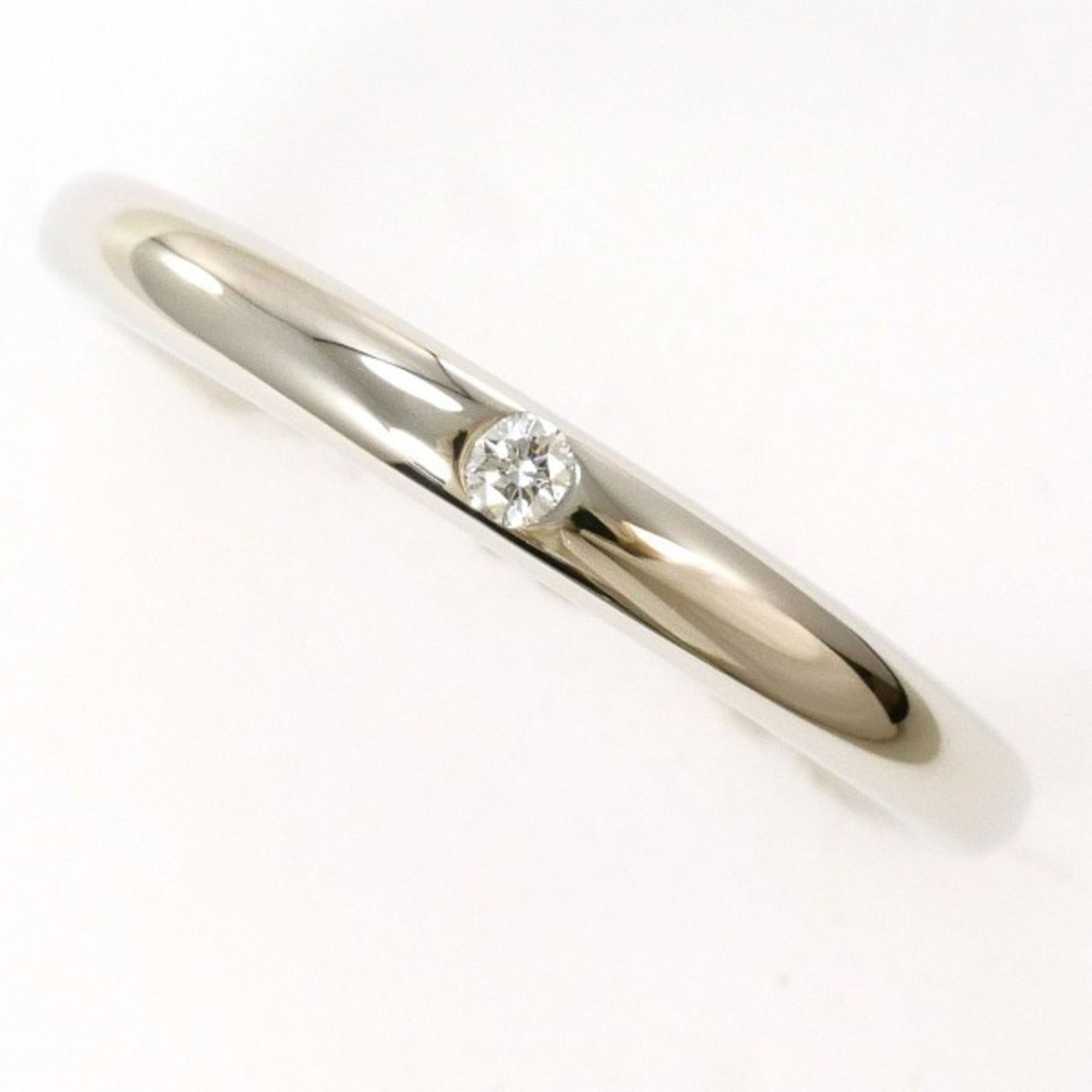 Platinum Fedi Ring by Bulgari in Silver Tone: Platinum Fedi Ring by Bulgari in Silver Tone This Bulgari Fedi ring is crafted from platinum and features a sleek silver tone. Designed for women, it is made in Italy and showcases timeless elegance.