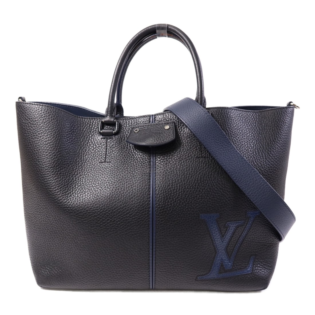 Louis Vuitton Pernelle Navy Taurillon Calfskin 2-Way Shoulder Bag M54778: Louis Vuitton Pernelle Navy Taurillon Calfskin 2-Way Shoulder Bag M54778 This Louis Vuitton Pernelle shoulder bag is crafted from navy Taurillon calfskin leather and features silver-tone hardware. Des