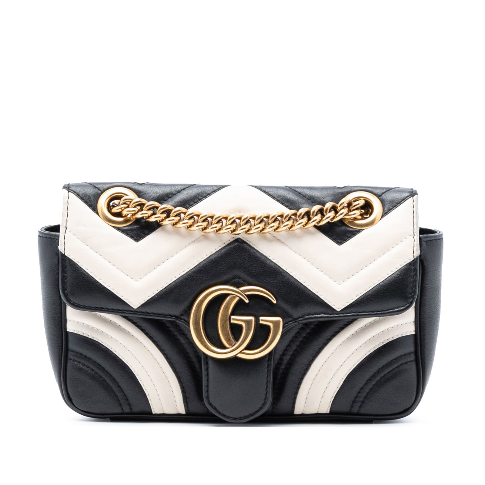 Gucci GG Marmont Small Black Matelasse Leather Chain Shoulder Bag: Gucci GG Marmont Small Black Matelasse Leather Chain Shoulder Bag This Gucci Small GG Marmont Matelasse Leather Shoulder Bag showcases a black leather body with a signature matelasse design and a leat