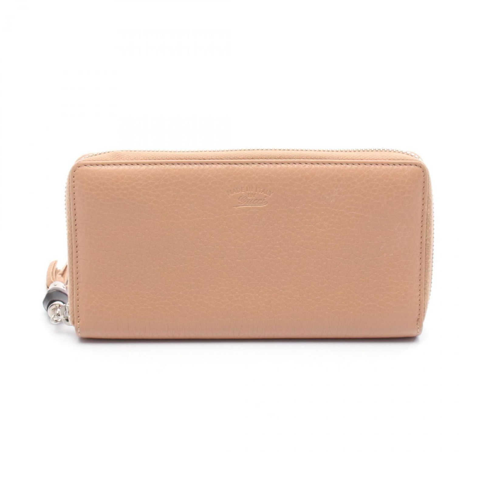 Pink Leather Gucci Bamboo Wallet from Italy: Pink Leather Gucci Bamboo Wallet from Italy This Gucci Bamboo model is crafted from pink leather and features a compact design. The bag shows traces of usage with some scratches and dirt visible on th
