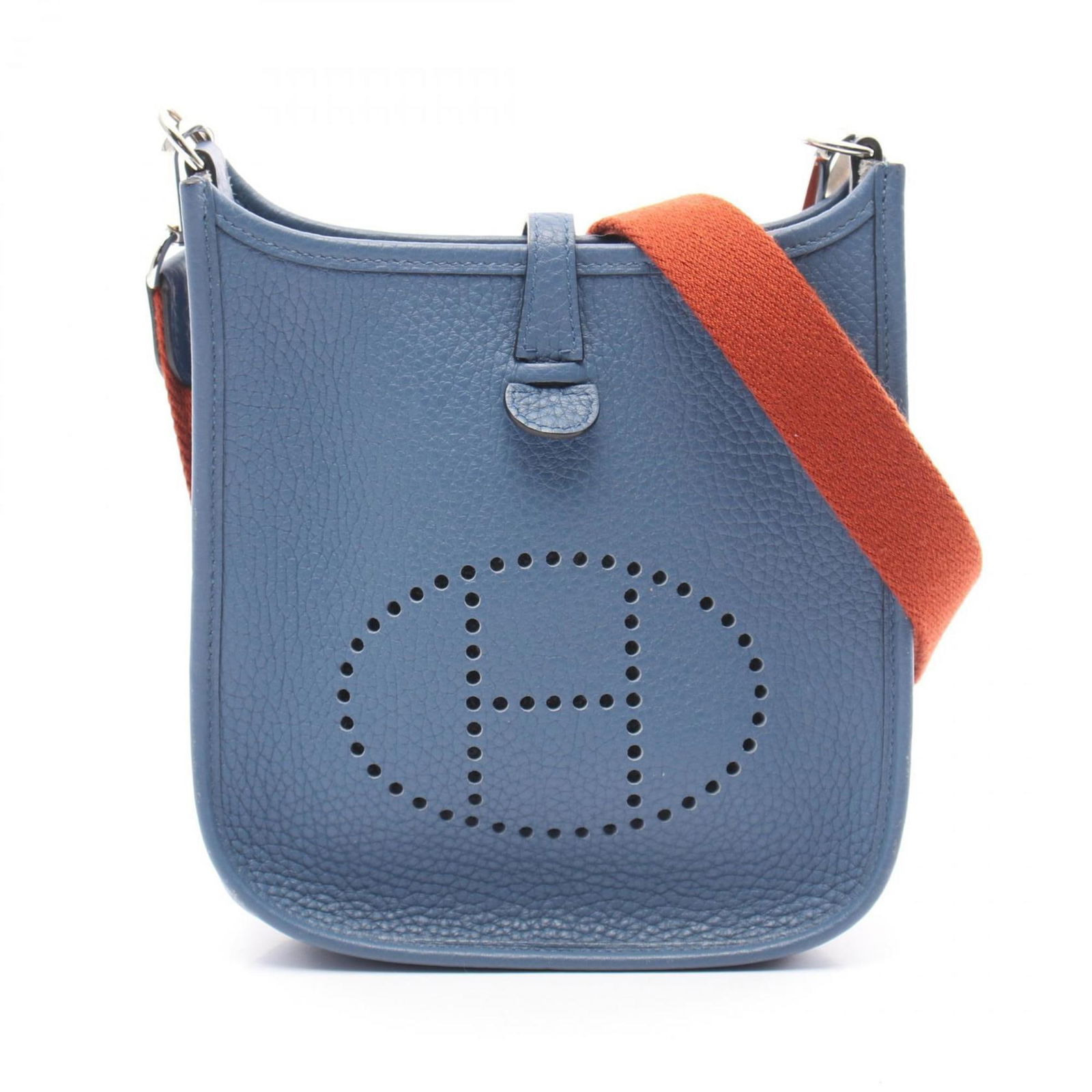 Blue Leather Hermes Evelyne Bag 18cm Crossbody France: Blue Leather Hermes Evelyne Bag 18cm Crossbody France This Hermes Evelyne bag is crafted from blue leather and designed for women. It features a compact silhouette and is made in France. The bag shows
