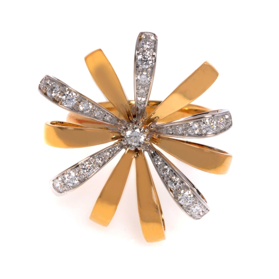 Luca Carati 18K Multi-Tone Gold Diamond Flower Cocktail Ring 0.62ct Size 7: Luca Carati 18K Multi-Tone Gold Diamond Flower Cocktail Ring 0.62ct Size 7 This exquisite Luca Carati cocktail ring features a stunning design crafted from 18K multi-tone gold, combining both yellow a