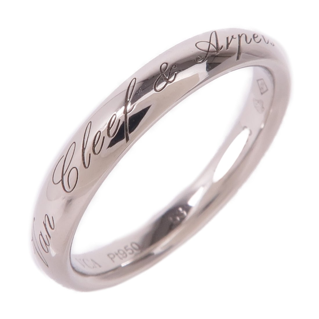 Van Cleef & Arpels Tendrement Platinum Wedding Band Ring US6.5: Van Cleef & Arpels Tendrement Platinum Wedding Band Ring US6.5 Discover the elegance of this Van Cleef & Arpels Tendrement Signature Wedding Band Ring, crafted from luxurious Pt950 Platinum, showcasin