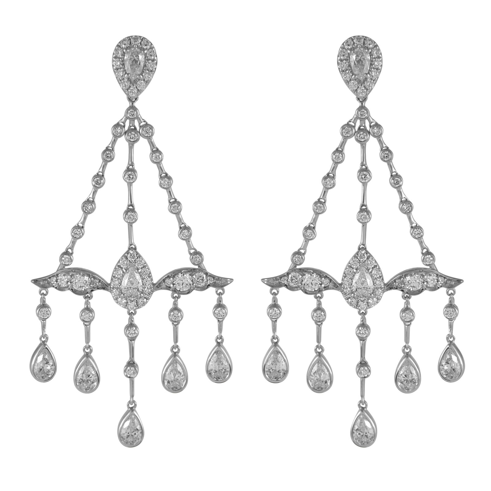 5.37ct Diamond Chandelier Earrings 18k White Gold Wing Motif: 5.37ct Diamond Chandelier Earrings 18k White Gold Wing Motif Elevate your elegance with these stunning 5.37ct Diamond Chandelier Earrings crafted from luxurious 18k white gold. Featuring an intricate