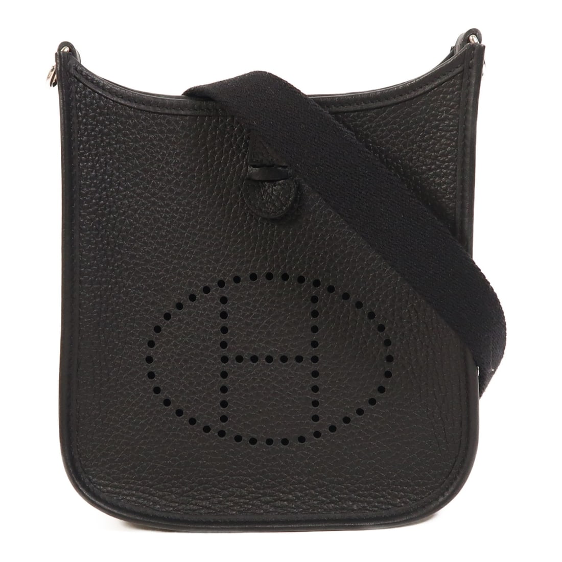 Hermes Evelyne TPM Black Clemence Leather Shoulder Bag Palladium Hardware: Hermes Evelyne TPM Black Clemence Leather Shoulder Bag Palladium Hardware This is an HERMES Evelyne TPM shoulder bag crafted from Clemence leather in black. The bag features a compact design and is ma