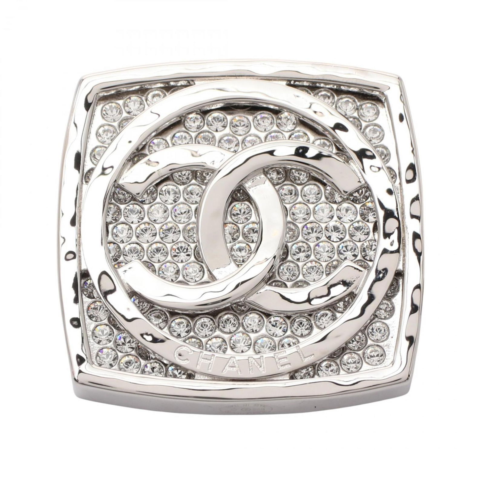 Steel accessory in silver tone Chanel Coco Mark design 3.5cm: Steel accessory in silver tone Chanel Coco Mark design 3.5cm This Chanel Coco Mark accessory features a silver-tone finish and is crafted from steel. Designed for women, it measures approximately 3.5