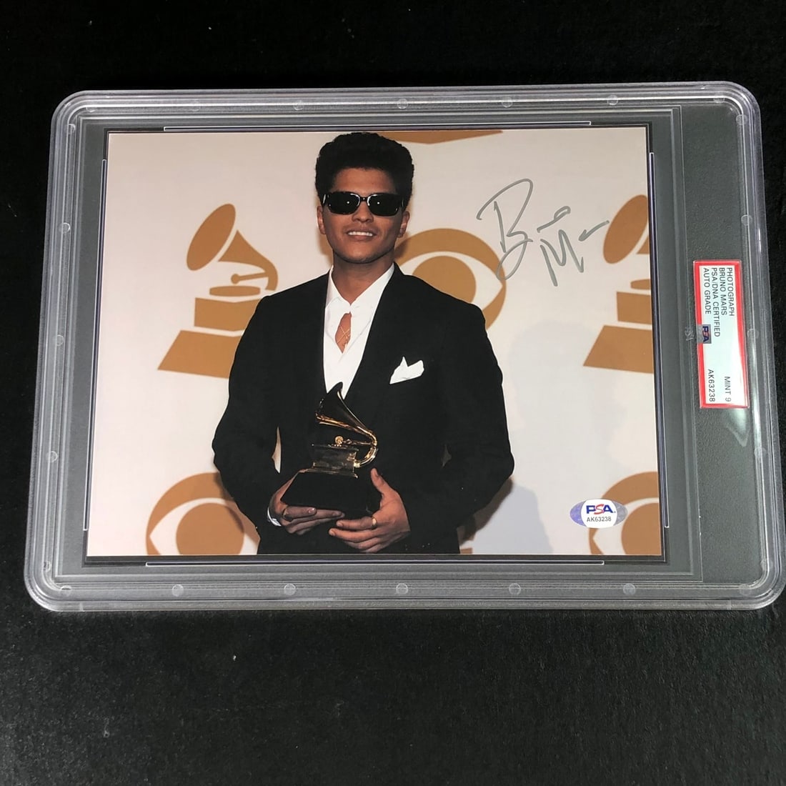 Bruno Mars Autographed 8x10 Photo PSA/DNA Encapsulated Graded 9 (1 of 4)