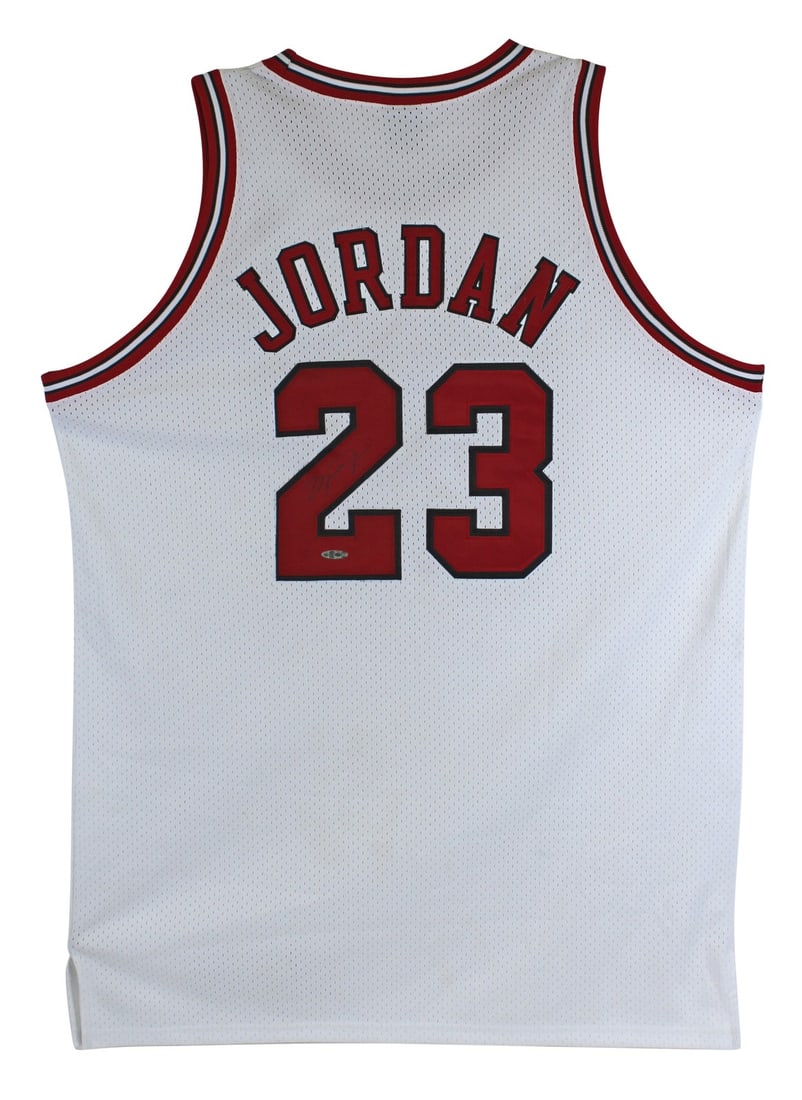 Michael Jordan Signed Chicago Bulls Nike Jersey UDA Certified Authentic (1 of 5)