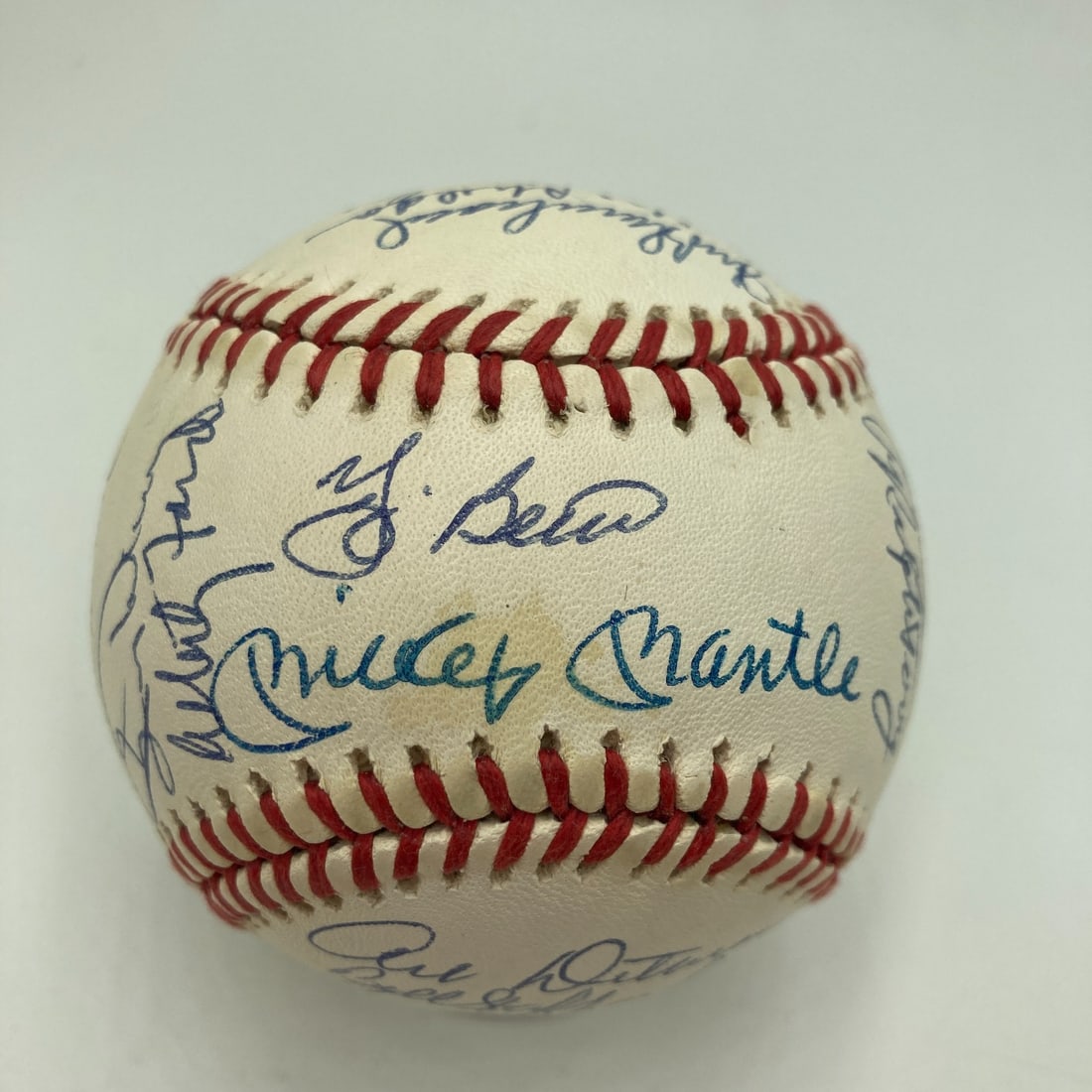1961 Yankees Team Signed Baseball with Mickey Mantle JSA COA (1 of 10)