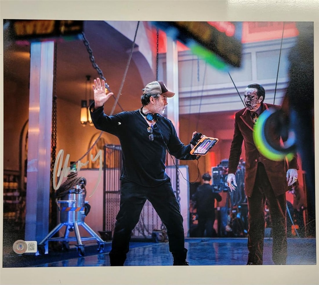 Chris McKay Signed Renfield 11x14 Photo Beckett Authenticated: Chris McKay Signed Renfield 11x14 Photo Beckett Authenticated This is an original 11x14 photograph from the movie 'Renfield', signed by director Chris McKay. The autograph is authenticated by Beckett,