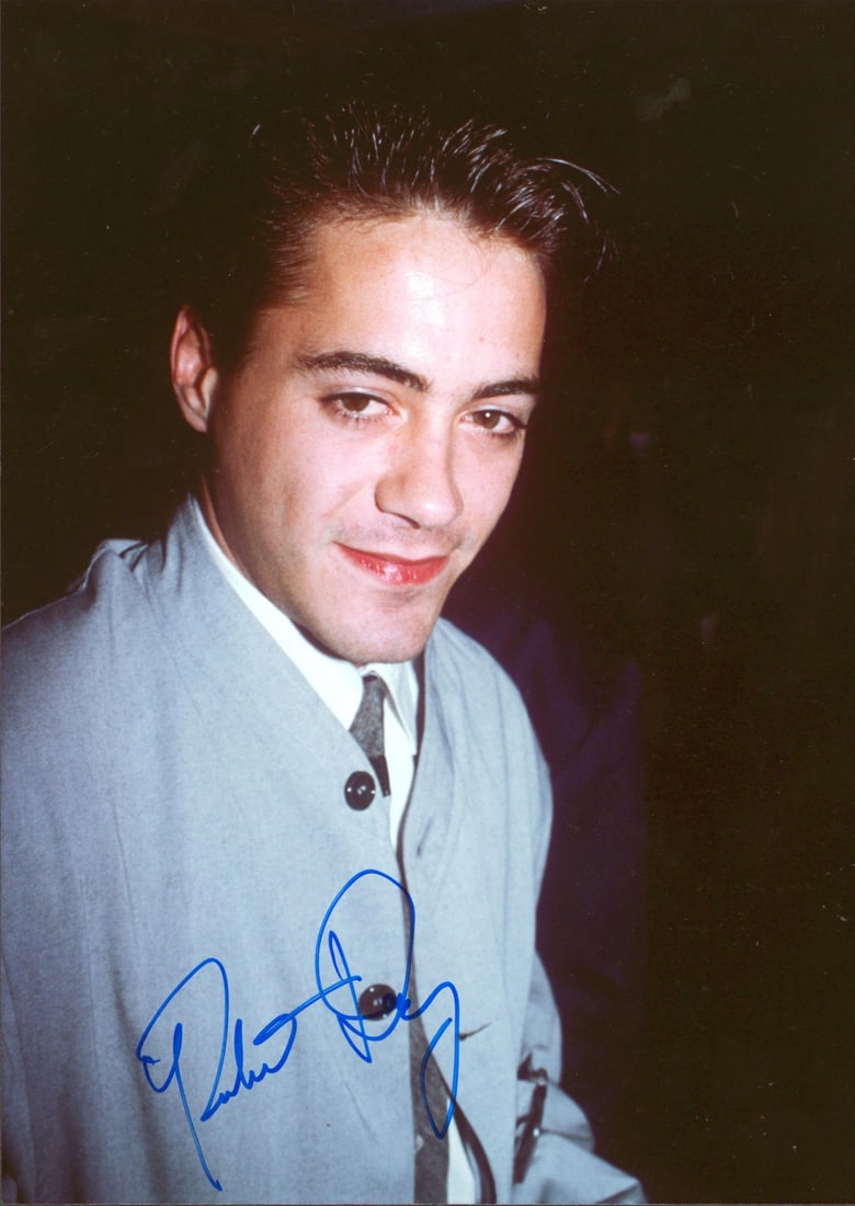 Robert Downey Jr. Signed 7x10 Photo from The Pick-up Artist Beckett COA: Robert Downey Jr. Signed 7x10 Photo from The Pick-up Artist Beckett COA This is an autographed 7x10 photograph featuring Robert Downey Jr. from the film "The Pick-up Artist." The photo has been person