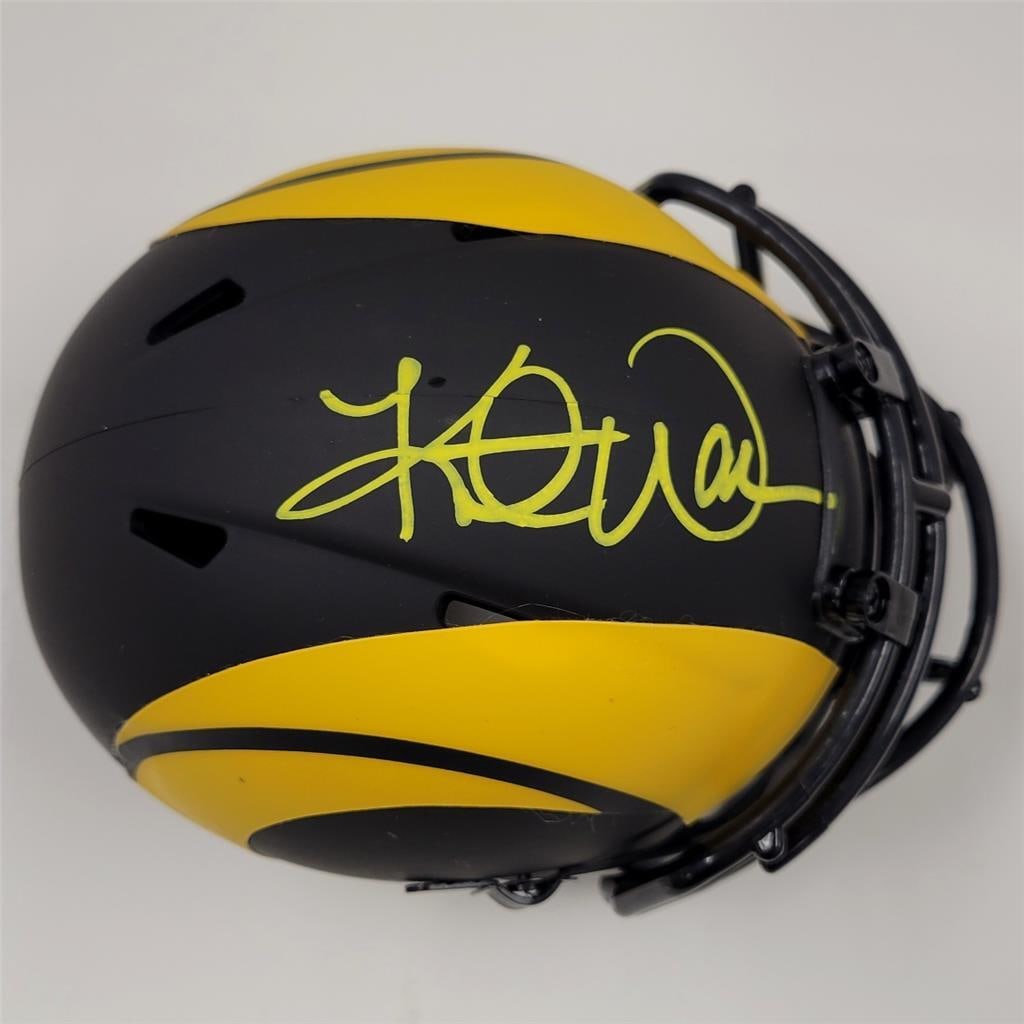 Kurt Warner Signed St Louis Rams Eclipse Mini Helmet BAS Authenticated: Kurt Warner Signed St Louis Rams Eclipse Mini Helmet BAS Authenticated This authentic mini helmet features the signature of Kurt Warner, a legendary player from the St. Louis Rams. It comes with Becke