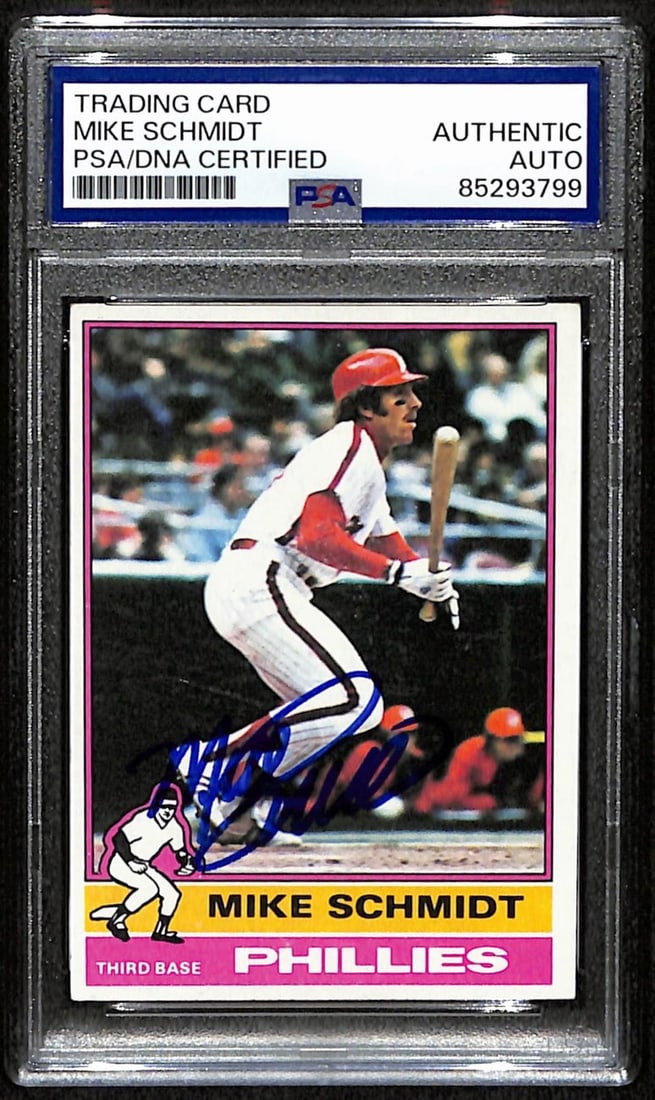 Mike Schmidt Signed 1976 Topps #480 Phillies PSA/DNA Authenticated: Mike Schmidt Signed 1976 Topps #480 Phillies PSA/DNA Authenticated Celebrate baseball history with this original Mike Schmidt Hall of Fame signed 1976 Topps Card #480 from the Philadelphia Phillies. T
