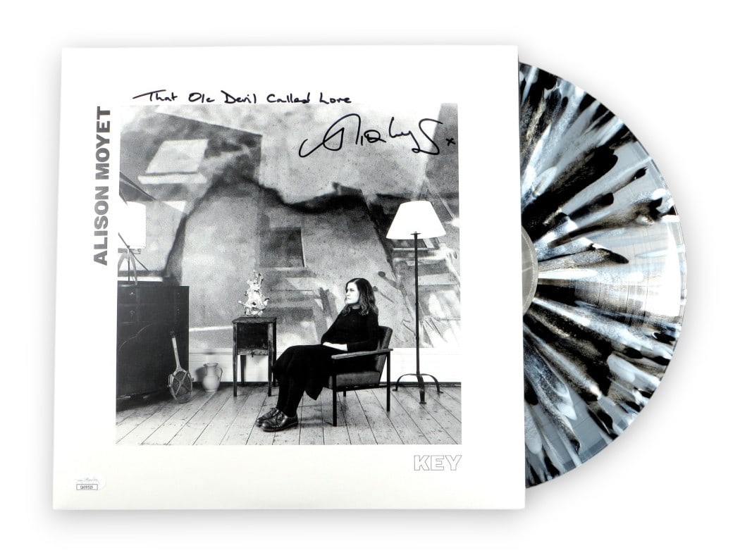 Alison Moyet Signed Record Album Cover JSA Authenticated: Alison Moyet Signed Record Album Cover JSA Authenticated This is an original record album cover autographed by Alison Moyet, a renowned British singer-songwriter. The album includes the record(s), tho