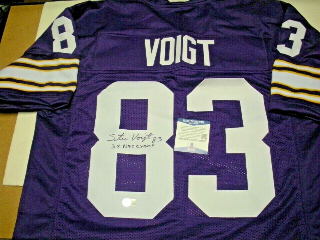 Stu Voigt Signed Minnesota Vikings 3X NFC Champs Jersey JSA COA: Stu Voigt Signed Minnesota Vikings 3X NFC Champs Jersey JSA COA This officially licensed Minnesota Vikings jersey, signed by STU VOIGT, commemorates the team's three-time NFC Championship victories. I