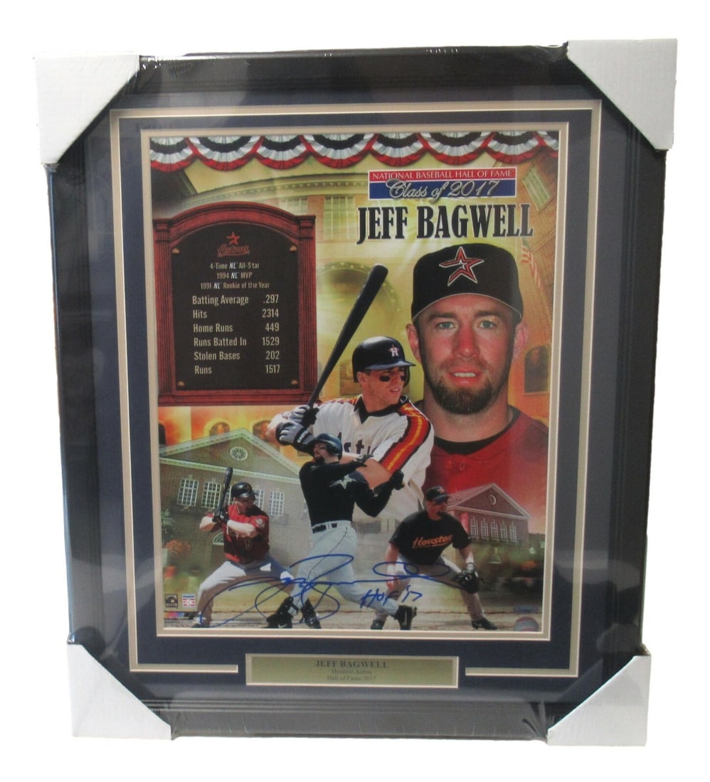 Jeff Bagwell Autographed 16x20 Framed Photo TRISTAR Houston Astros: Jeff Bagwell Autographed 16x20 Framed Photo TRISTAR Houston Astros This stunning 16x20 photo features Jeff Bagwell, a celebrated player from the Houston Astros, and is beautifully framed. The photogra