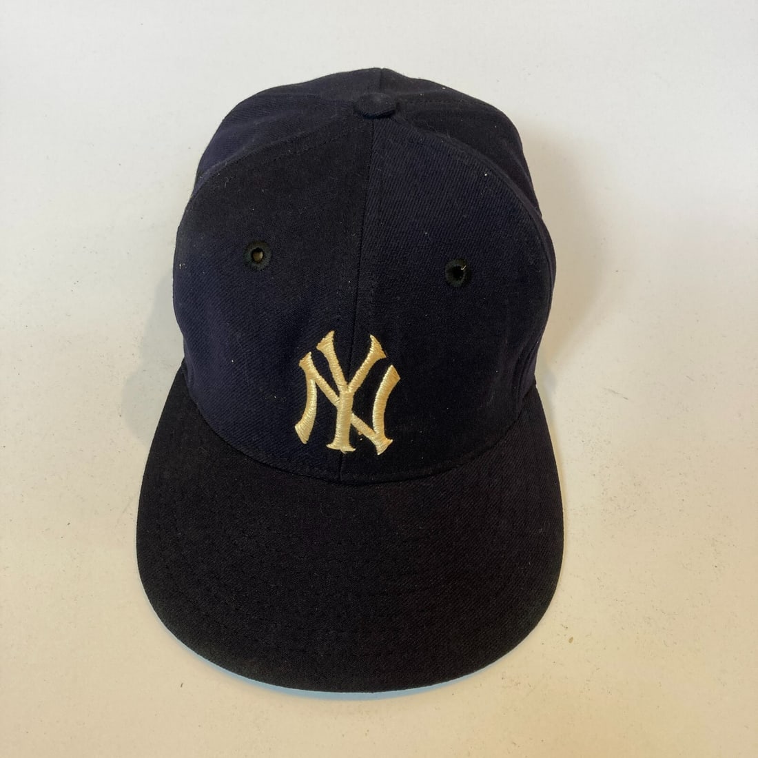 Vintage 1960s New York Yankees KM Game Model Baseball Cap New Tags (1 of 6)