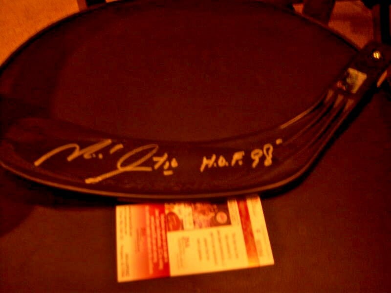 Michel Goulet Signed Hockey Stick Chicago Blackhawks HOF 1998 JSA COA: Michel Goulet Signed Hockey Stick Chicago Blackhawks HOF 1998 JSA COA This is a signed hockey stick by Michel Goulet, a Hall of Fame inductee in 1998, representing the Chicago Blackhawks. The stick is