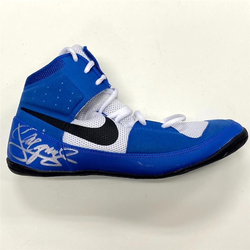 Manny Pacquiao Signed Nike Boxing Shoe Autographed JSA Certified: Manny Pacquiao Signed Nike Boxing Shoe Autographed JSA Certified This is a pre-owned Nike boxing training shoe personally signed by legendary boxer Manny Pacquiao. The autograph is authenticated by Ja