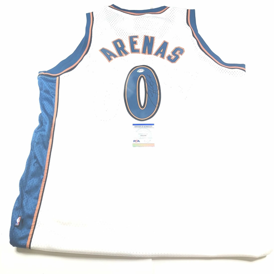 Gilbert Arenas Autographed Stitched Jersey PSA/DNA Washington Wizards: Gilbert Arenas Autographed Stitched Jersey PSA/DNA Washington Wizards This is a pre-owned stitched jersey autographed by Gilbert Arenas, a prominent player for the Washington Wizards. The authenticity