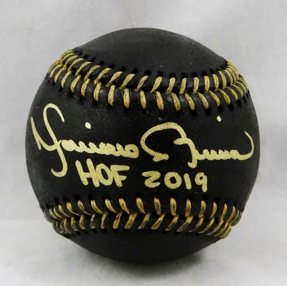 Mariano Rivera Signed Rawlings OML Baseball HOF Beckett Auth: Mariano Rivera Signed Rawlings OML Baseball HOF Beckett Auth This is an authentic Rawlings OML black baseball signed by legendary pitcher Mariano Rivera, a prominent figure in baseball history and a H