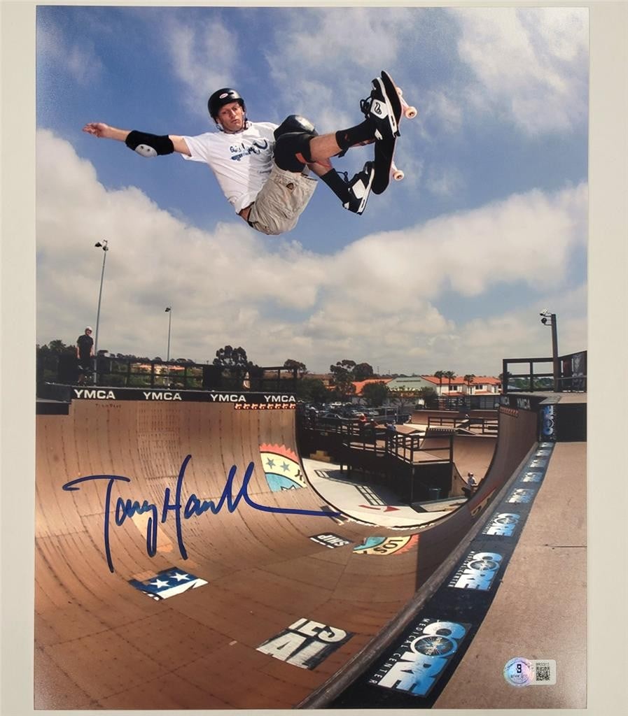 Tony Hawk 11x14 Skateboarding Photo Autographed Beckett BAS (1 of 3)