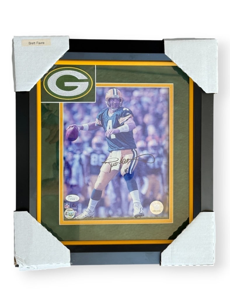 Brett Farve Signed 8x10 Photo Custom Framed JSA Certified Packers (1 of 5)