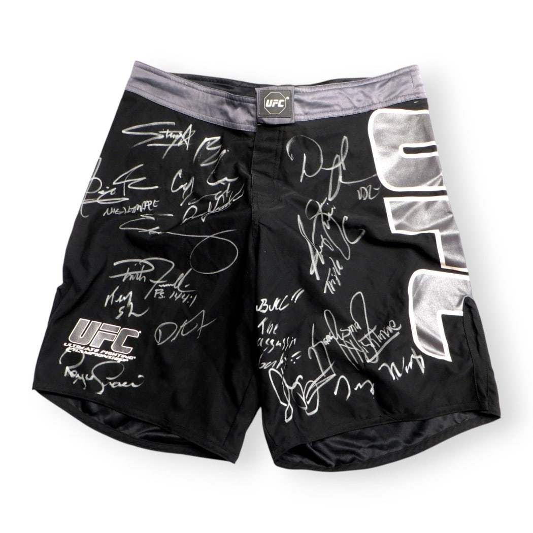 UFC Greats Multi Signed Trunks 16 Autographs Beckett Authenticated (1 of 5)