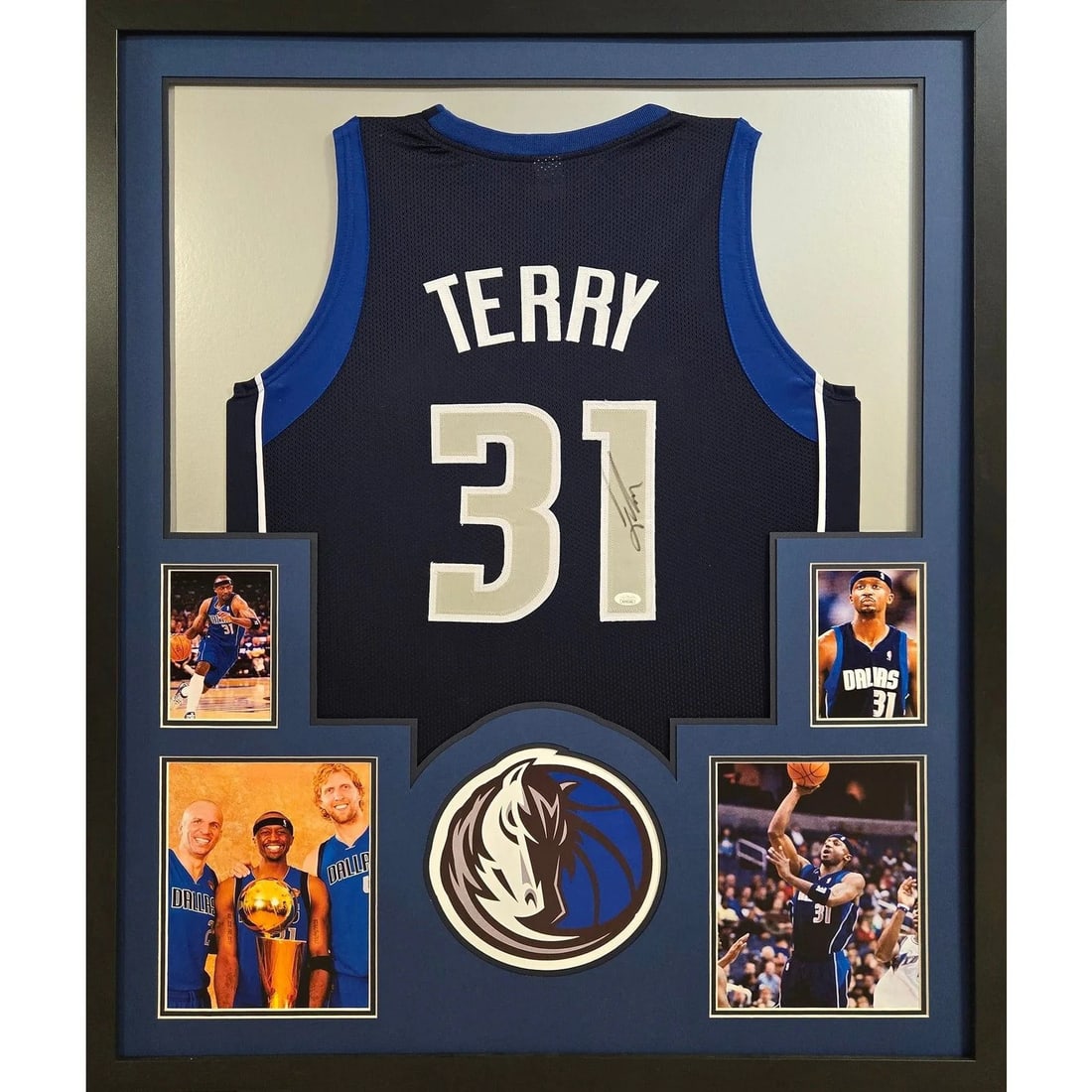 Jason Terry Autographed Framed Jersey Dallas Mavericks JSA Certified: Jason Terry Autographed Framed Jersey Dallas Mavericks JSA Certified This is an autographed framed jersey of Jason Terry, showcasing his affiliation with the Dallas Mavericks. The jersey comes with a