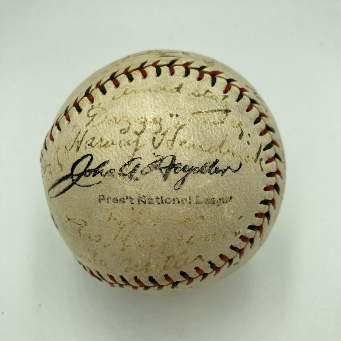 1927 Brooklyn Dodgers Team Signed Baseball with JSA COA: 1927 Brooklyn Dodgers Team Signed Baseball with JSA COA This official National League baseball features the signatures of the 1927 Brooklyn Dodgers (Robins), including notable players Max Carey and Da