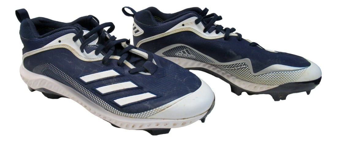 Carlos Correa Game Worn Cleats Houston Astros LOA 77281: Carlos Correa Game Worn Cleats Houston Astros LOA 77281 These game-worn cleats were used by Carlos Correa, a prominent player for the Houston Astros. The cleats are a unique piece of memorabilia for a