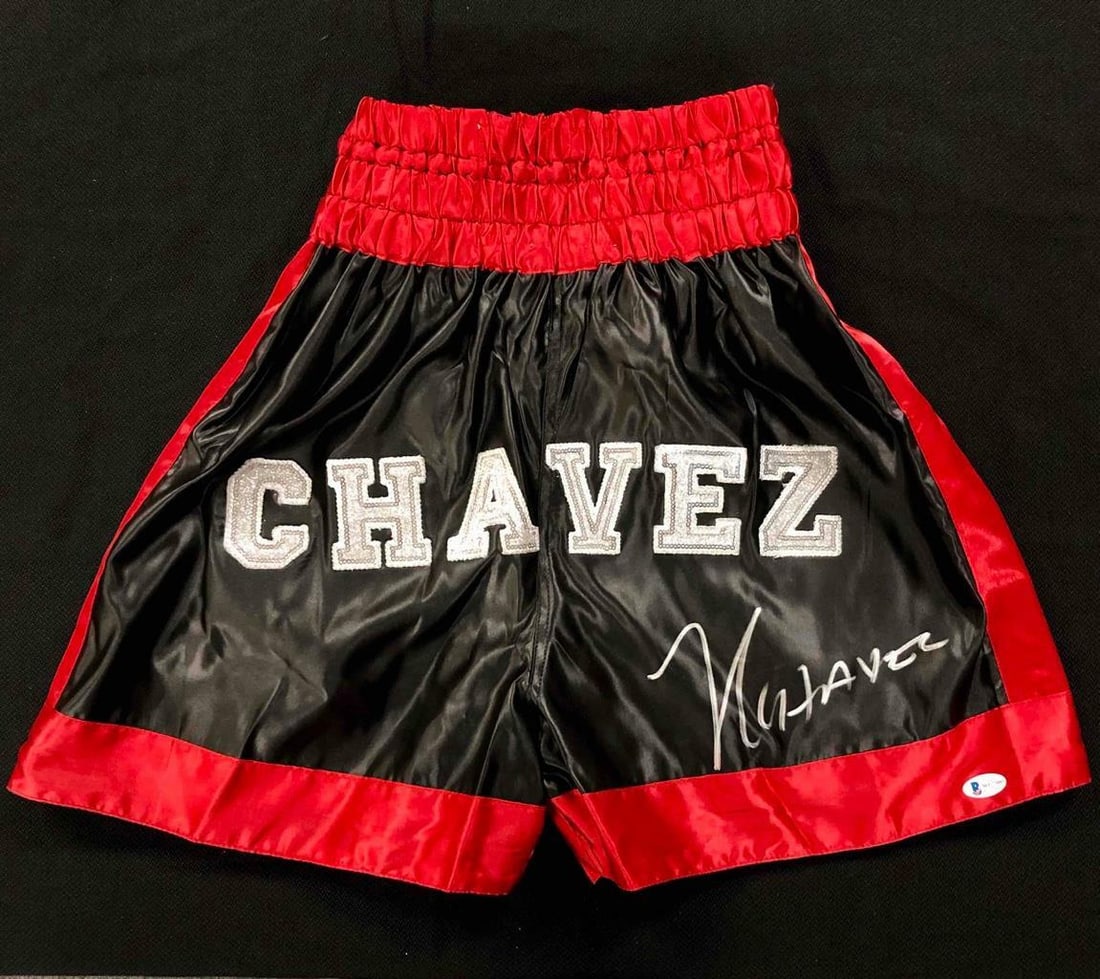 Julio Cesar Chavez Signed Boxing Trunks with Beckett COA (1 of 6)